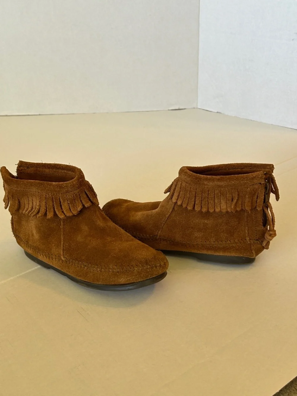 MINNETONKA FRINT MOC LEATHER BACK ZIP ANKLE BOOTS SIZE 2
